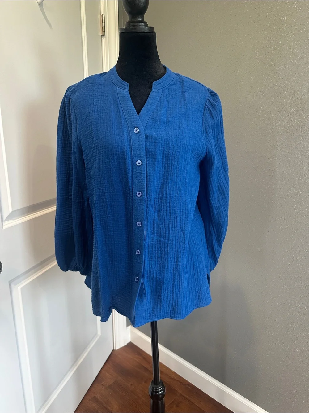 Chico’s Blue Button-Front Women’s Top